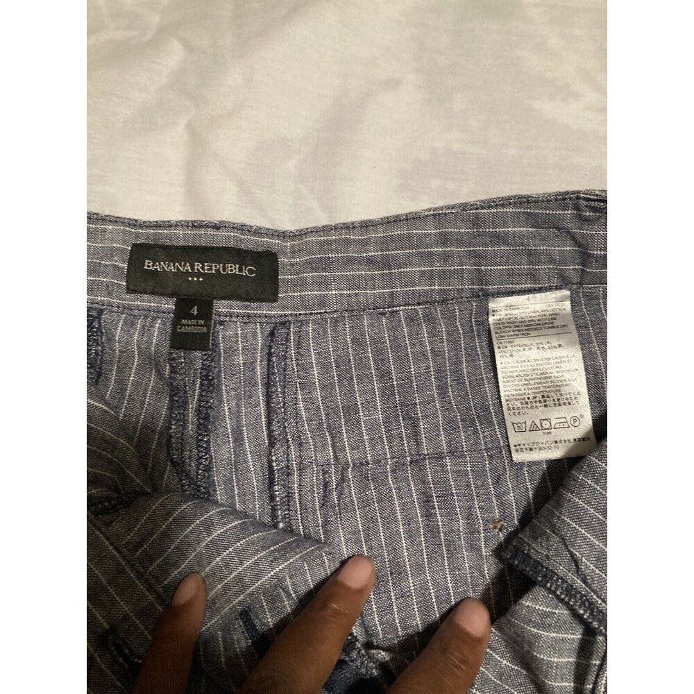Banana Republic Blue And White  Striped Shorts Size  4. - Picture 2 of 7